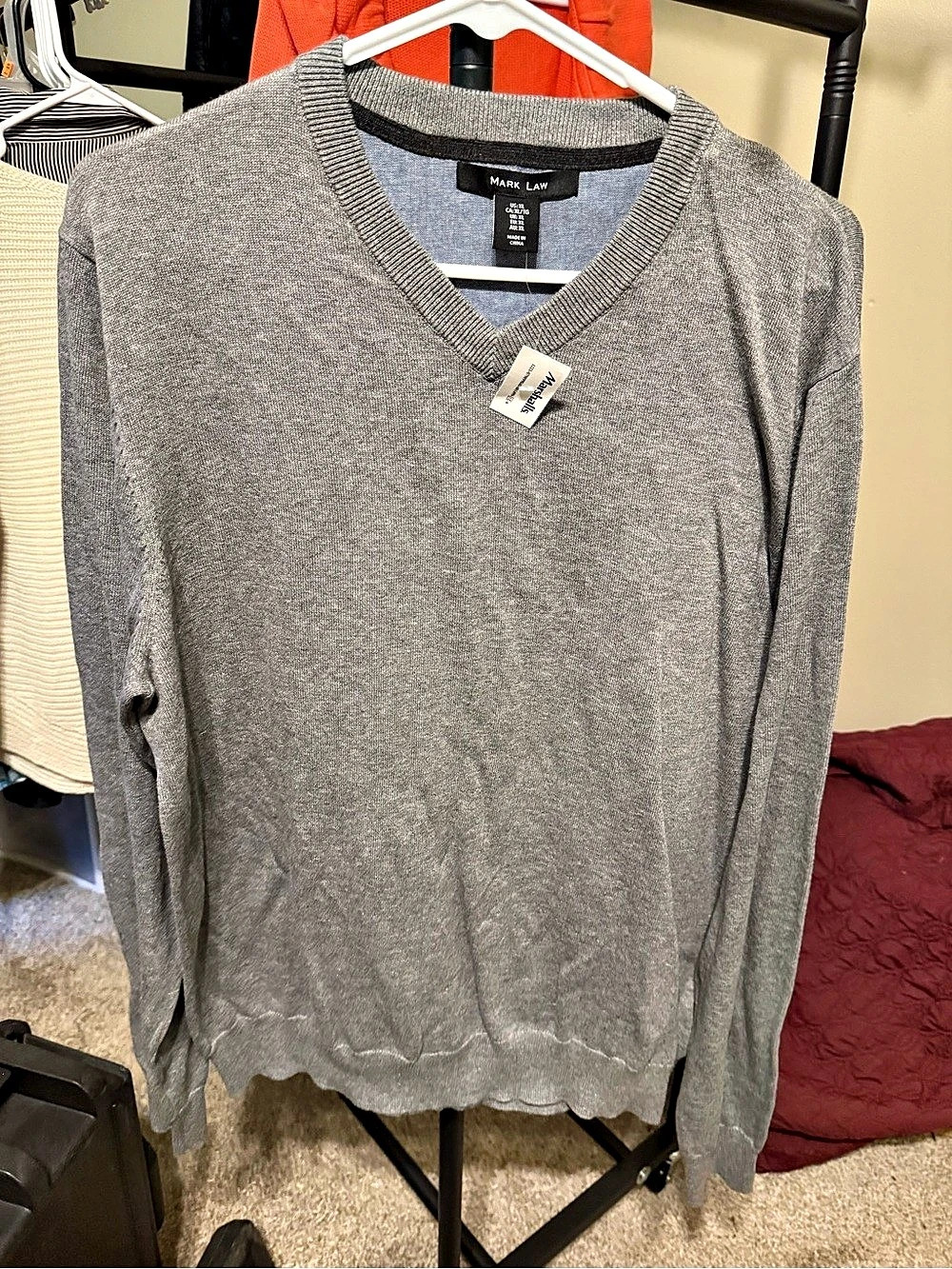 NWT Mark Law Men’s XL Gray V-Neck Pullover Knit Sweater – Long Sleeve